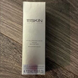 111SKIN Aqua Booster in Elegant Silver